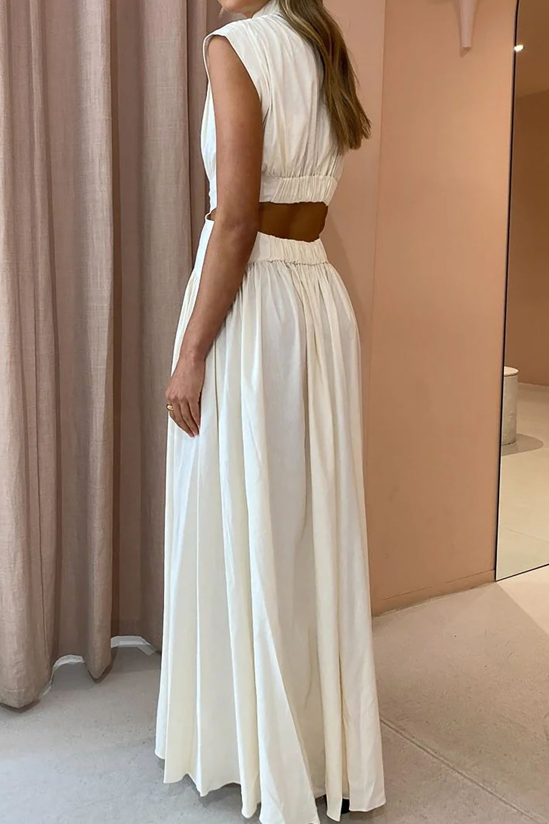 Alondra - Pleated maxi dress with boat neck and cutout