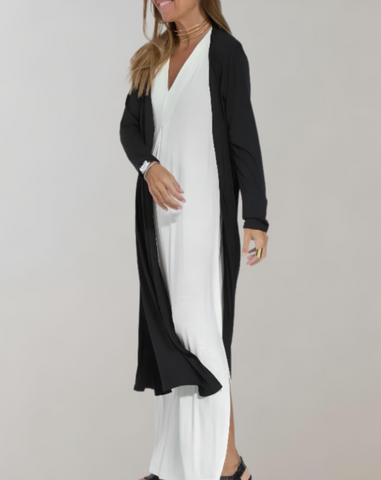 Zanthe - comfortable flowing maxi dress with V-neck and side slit