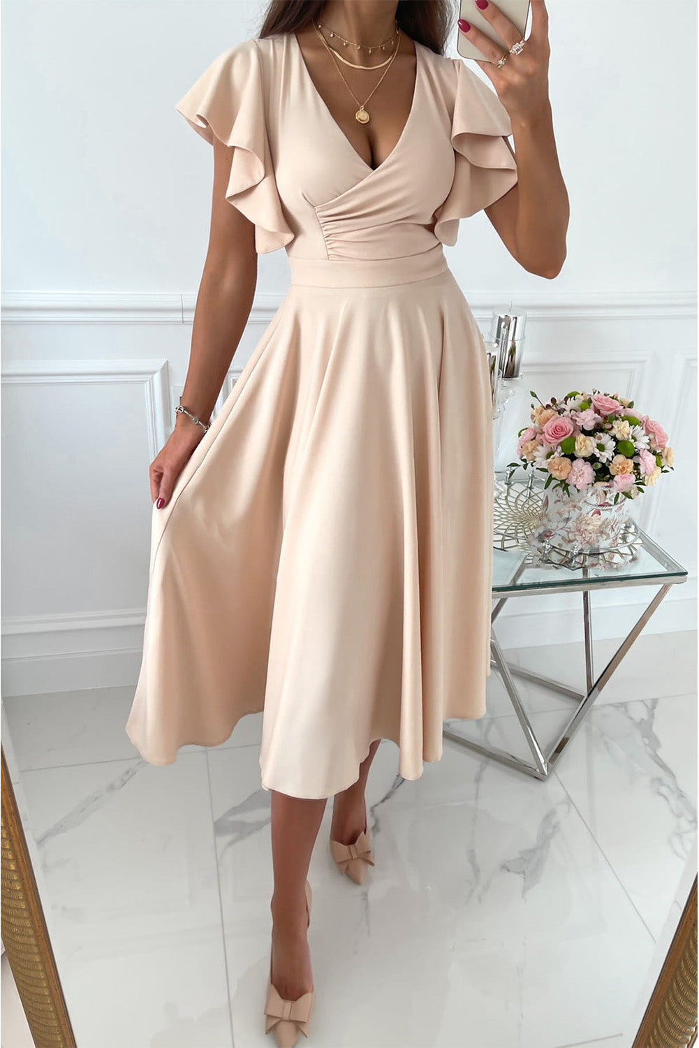 Bianca - Long dress with ruffles and V-neck